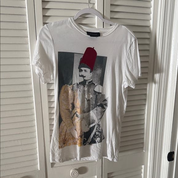 Les Benjamins Men's Graphic White T-Shirt with Red Accent size xs - Thumbnail 7