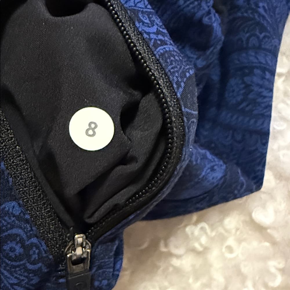 lululemon athletica Women's Black and Blue Paisley Shorts - Thumbnail 2