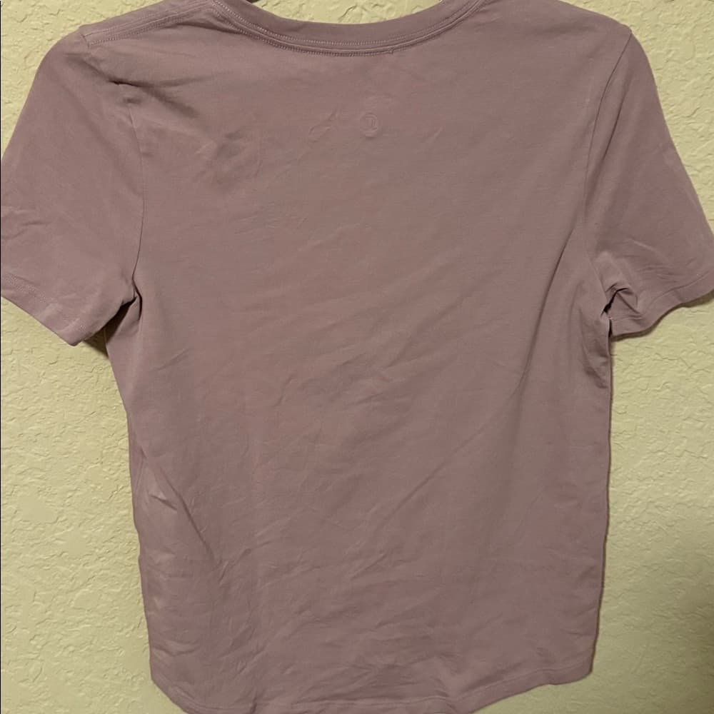 Lululemon Classic Mauve Women's T-Shirt small 17" across