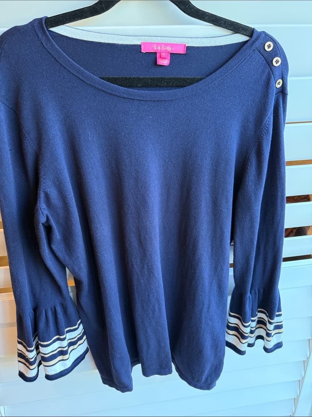 Lilly Pulitzer Navy Sweater with Cream Stripe Detail sweater contrast cuff xl