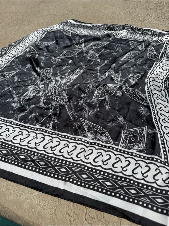 Elizabeth & James Black and White Bandana Print Scarf perfect for resort - Thumbnail 4