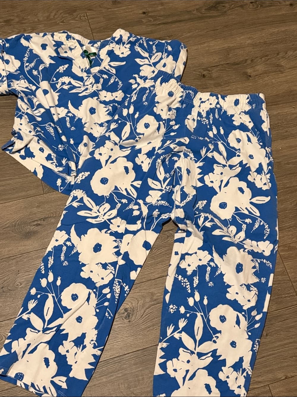 Blue & White Floral Two-Piece Lounge Set - Thumbnail 2