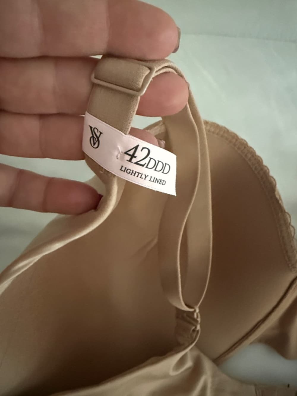 Victoria Secret lightly lined demi bra Nude Underwire Support nwt 42DDD - Thumbnail 3