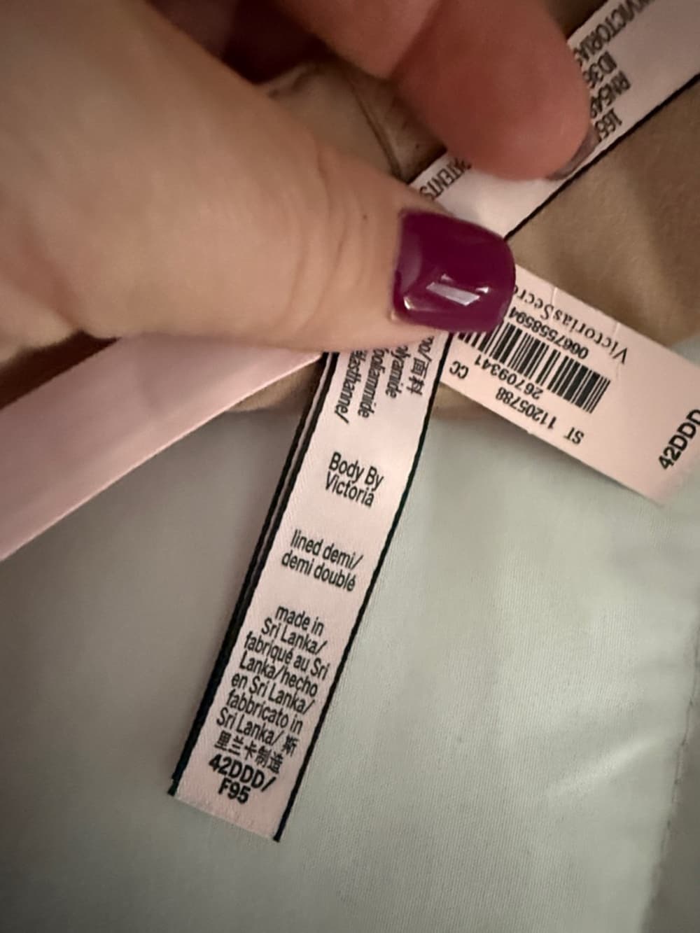 Victoria Secret lightly lined demi bra Nude Underwire Support nwt 42DDD - Thumbnail 4