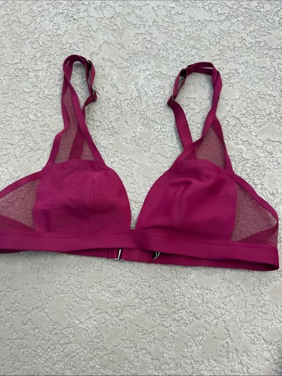 Victoria's Secret Berry Wireless Bralette - Thumbnail 4