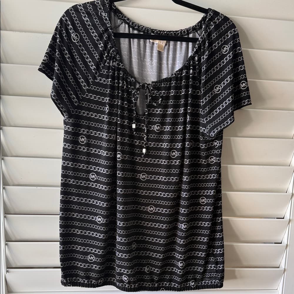 Michael Kors Black and White Chain Print Short Sleeve Top stretchy size large - Thumbnail 3