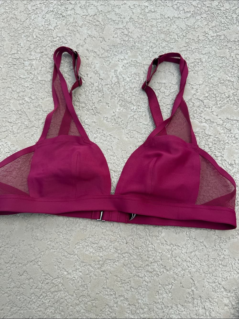 Victoria's Secret Berry Wireless Bralette - Thumbnail 3