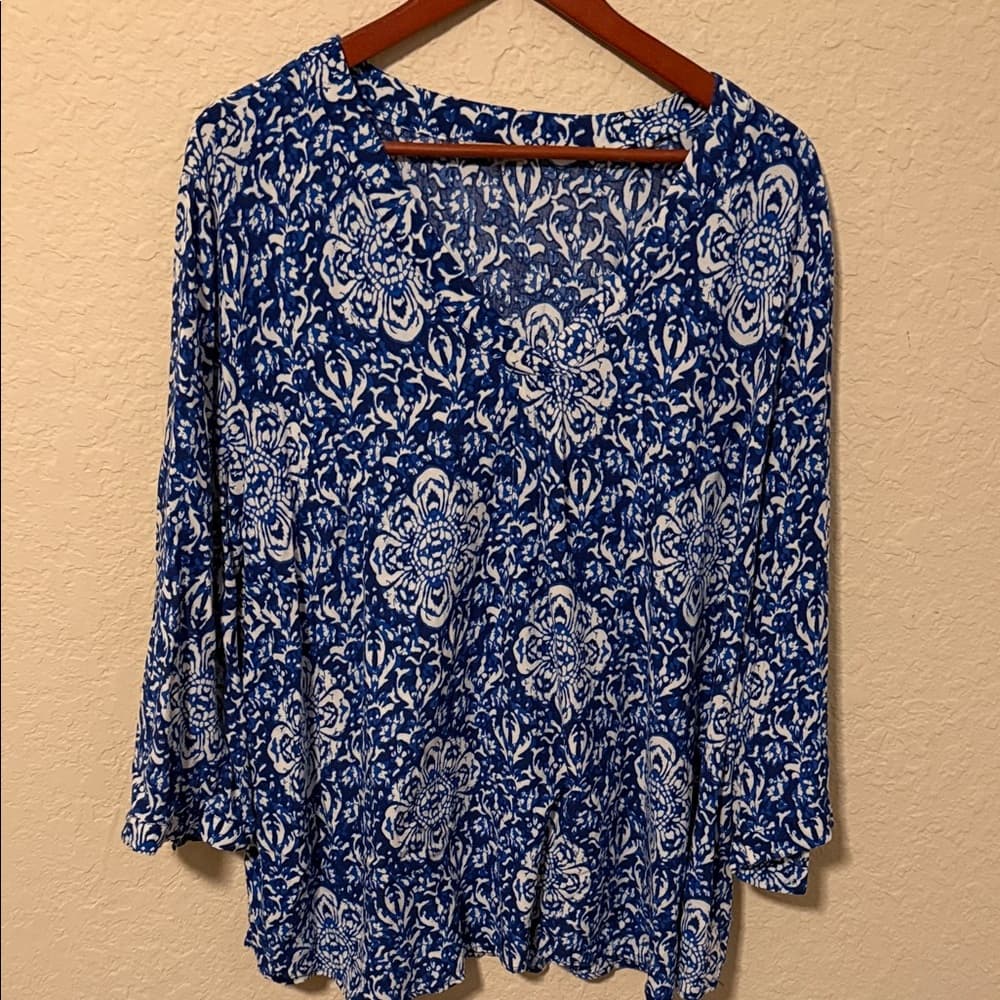 Plus size 2x Women’s Blue and White Printed Scoop Neck Top - Thumbnail 4