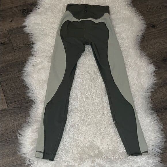 Lululemon Athletica Wade the Waters High-Rise Paddle Tight 28" size 2 - Thumbnail 6