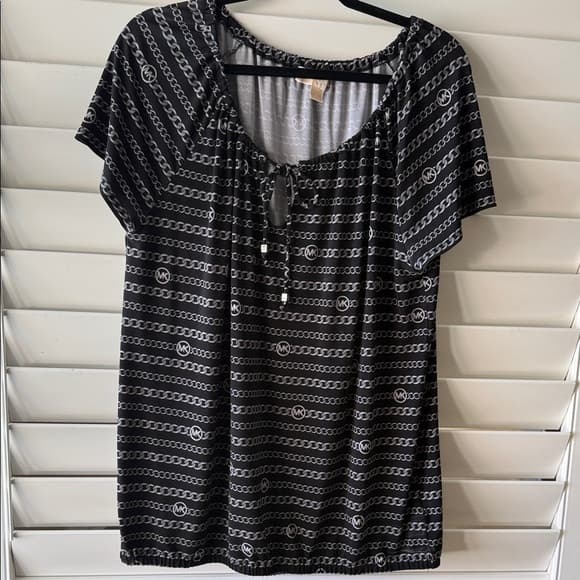 Michael Kors Black and White Chain Print Short Sleeve Top stretchy size large - Thumbnail 4