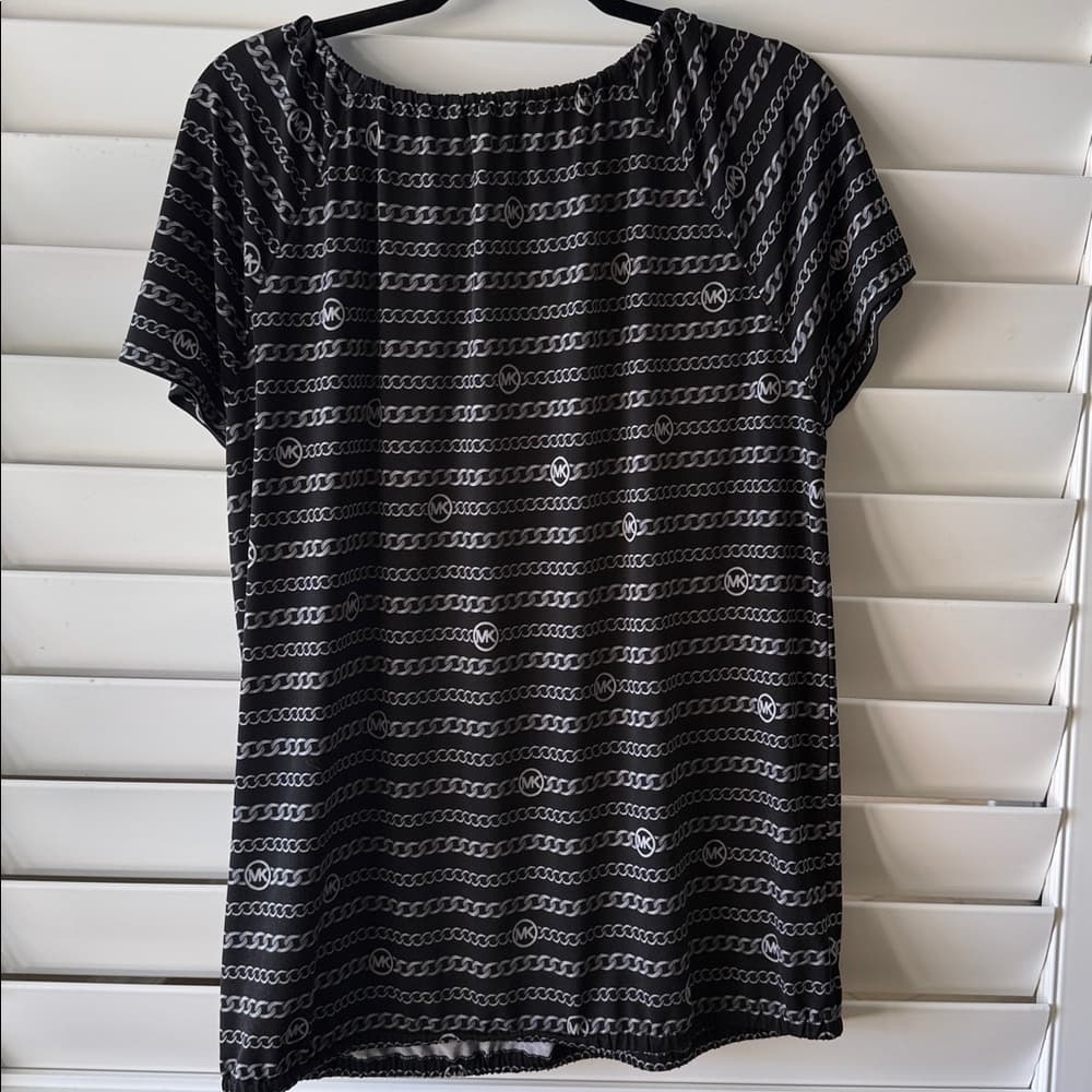 Michael Kors Black and White Chain Print Short Sleeve Top stretchy size large - Thumbnail 2