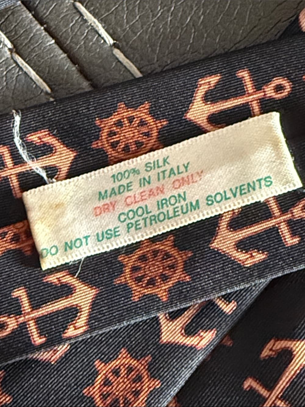 Gucci Black Tie with Orange Anchor & Wheel Motif vintage gem - Thumbnail 2