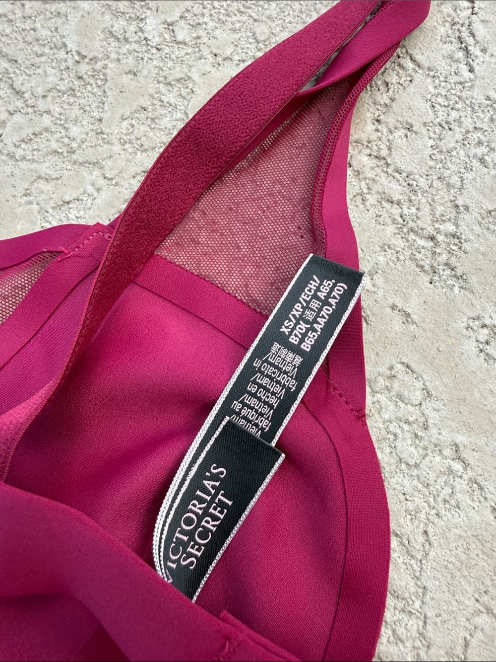 Victoria's Secret Berry Wireless Bralette - Thumbnail 2
