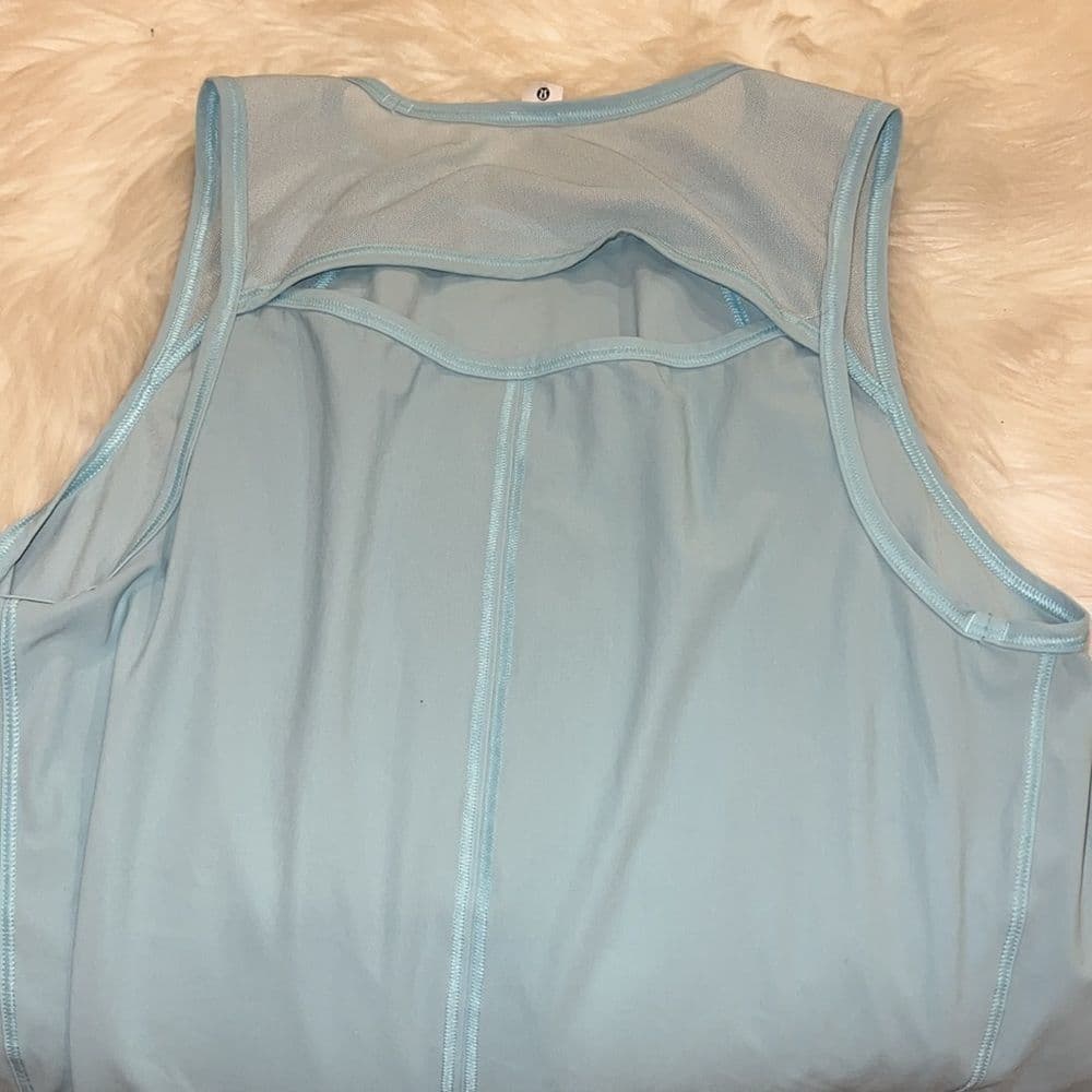 Lululemon Athletica tank size 2 - Thumbnail 3