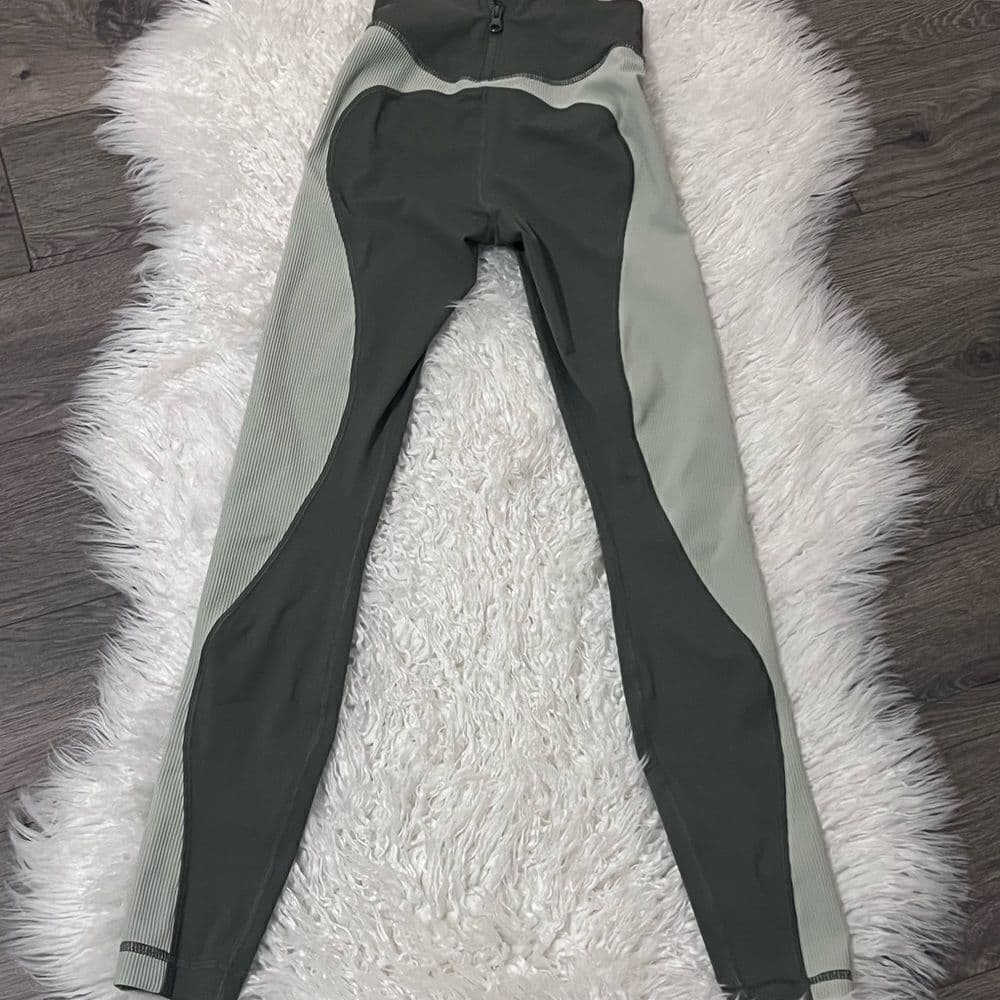 Lululemon Athletica Wade the Waters High-Rise Paddle Tight 28" size 2 - Thumbnail 2