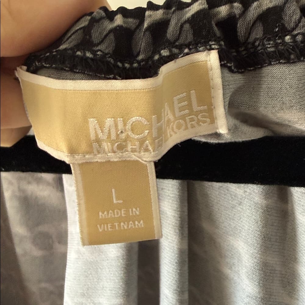 Michael Kors Black and White Chain Print Short Sleeve Top stretchy size large