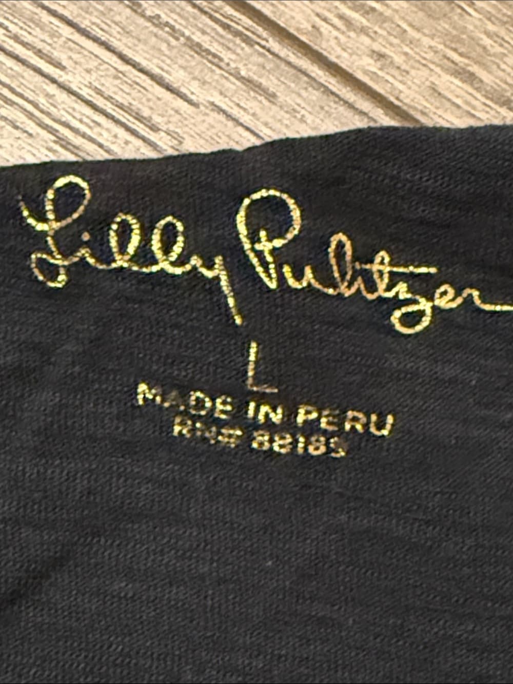 Lilly Pulitzer Black V-Neck Short Sleeve Tee