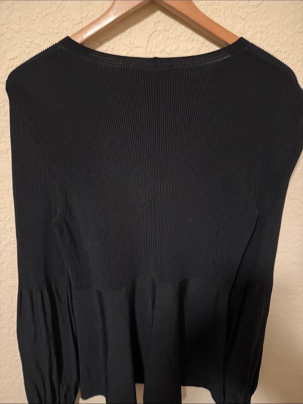 Theory Black Long-Sleeve Textured Peplum Top - Thumbnail 2