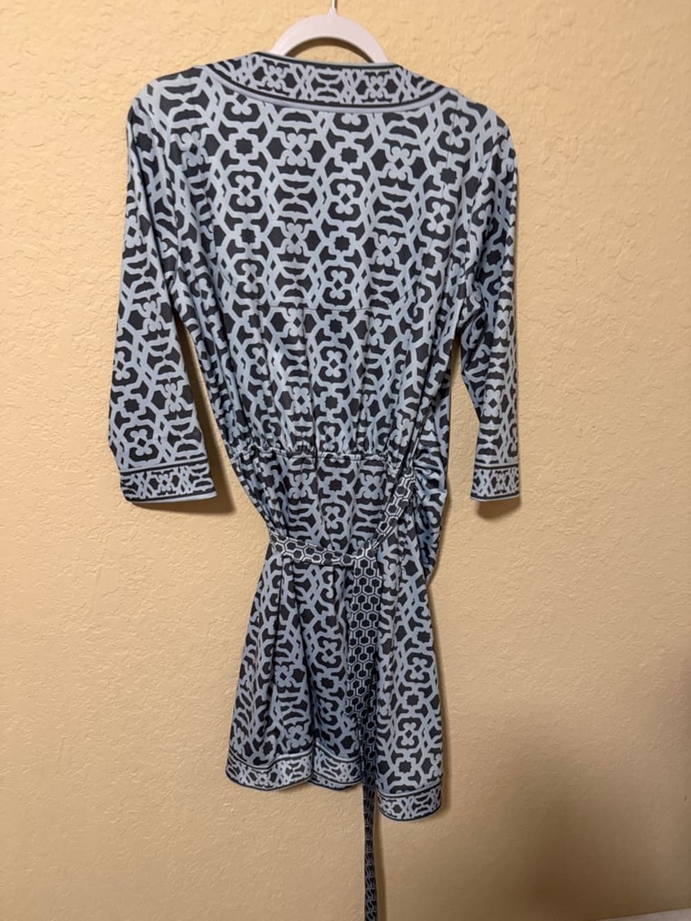 Gretchen Scott Designs Light Blue and Navy Geometric Wrap Robe medium - Thumbnail 2