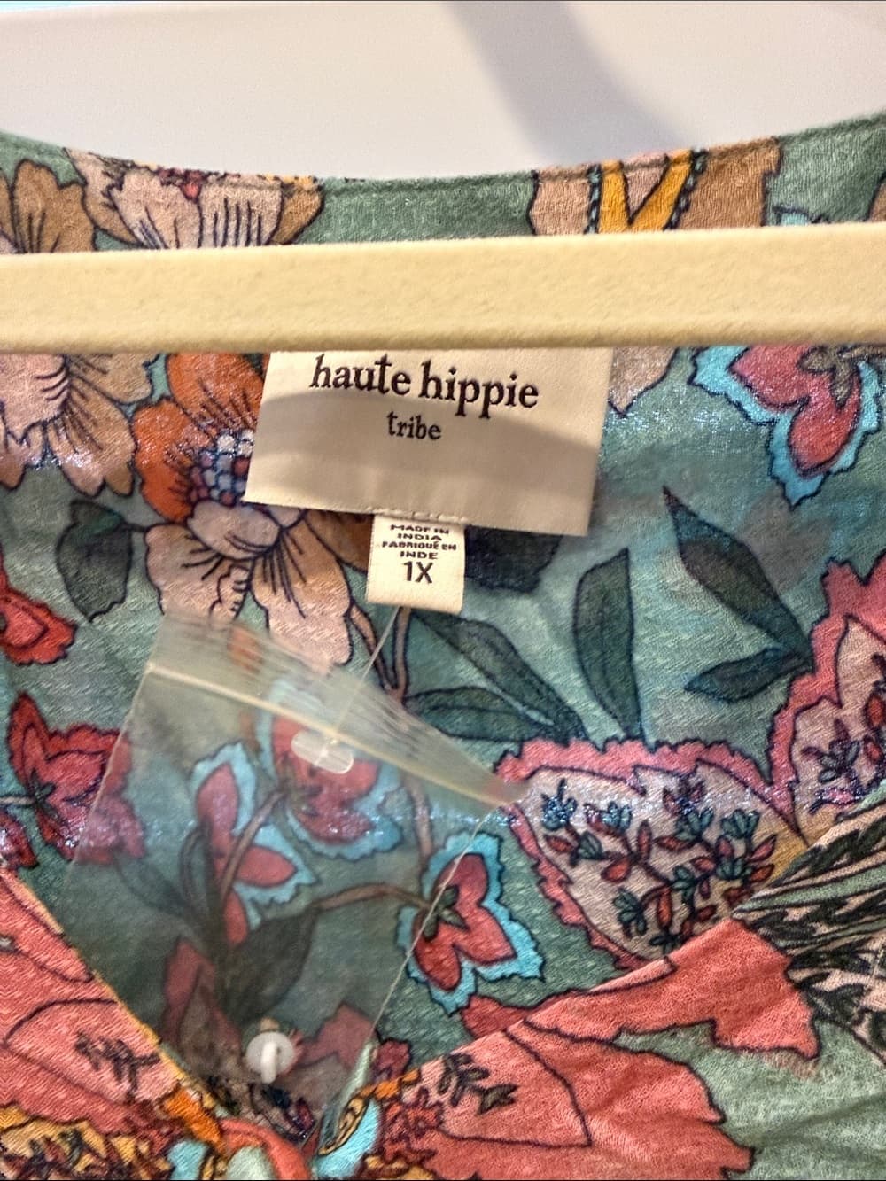 Haute Hippie Floral Puff-Sleeve Button-Front Top with Pink Floral plus size 1x - Thumbnail 2