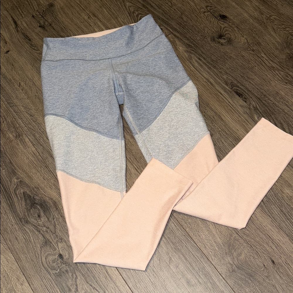 Outdoor Voices Colorblock Leggings in Gray and Peach size small - Thumbnail 4