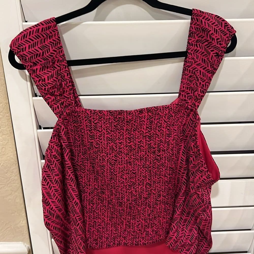 Torrid Challis Smocked Crop Top size 4 NWT - Thumbnail 3