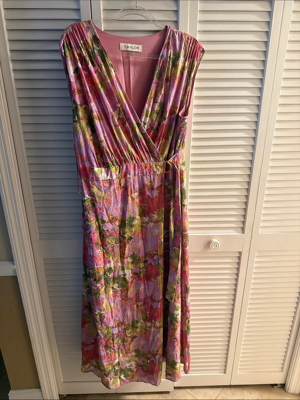 Taylor Pink & Green Floral Wrap Dress 14w - Thumbnail 3