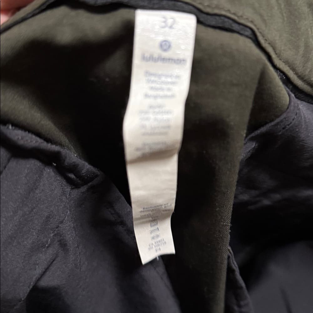 lululemon athletica Men's Dark Green Flat Front Shorts - Thumbnail 2