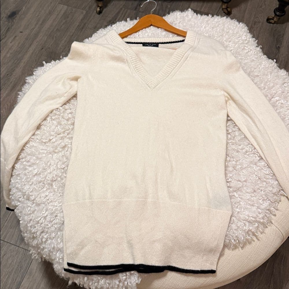 Rag & Bone Cream V-Neck 100% Cashmere Sweater size medium - Thumbnail 5