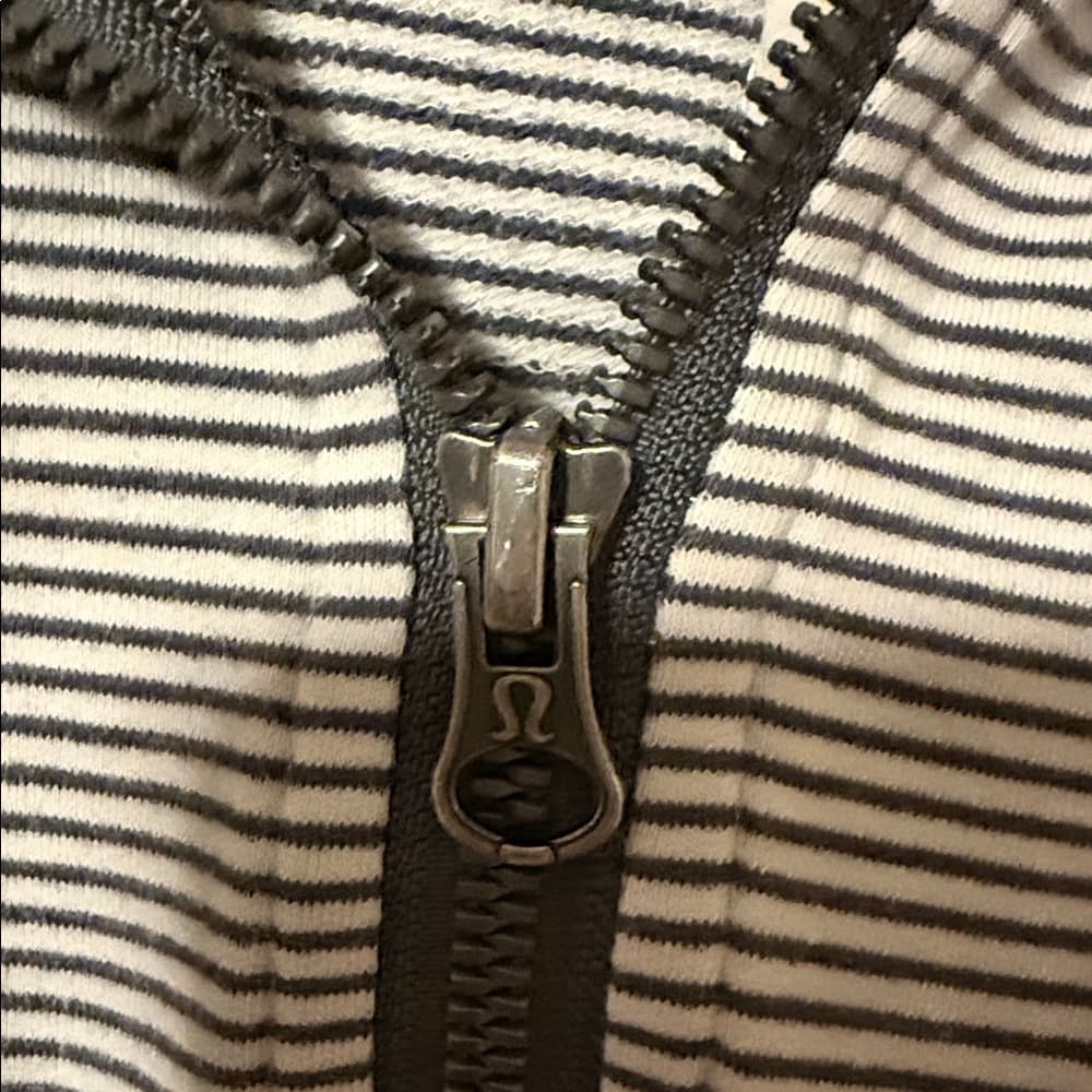 Lululemon Bliss Break Wagon Stripe Angel Wing Soot Light Angel Wing hoodie - Thumbnail 4