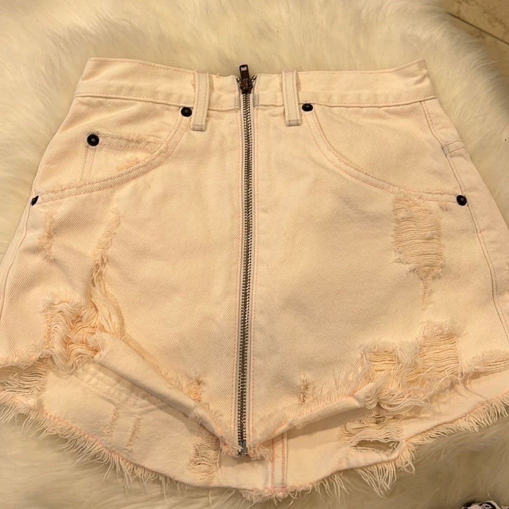 Carmar distressed skirt size 24 - Thumbnail 7