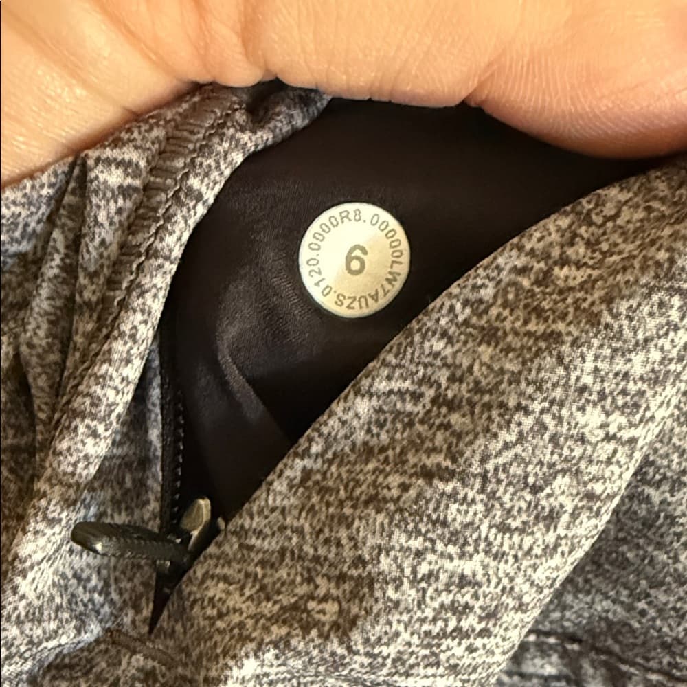 lululemon athletica Heather Gray Athletic Running Shorts size 6 - Thumbnail 2