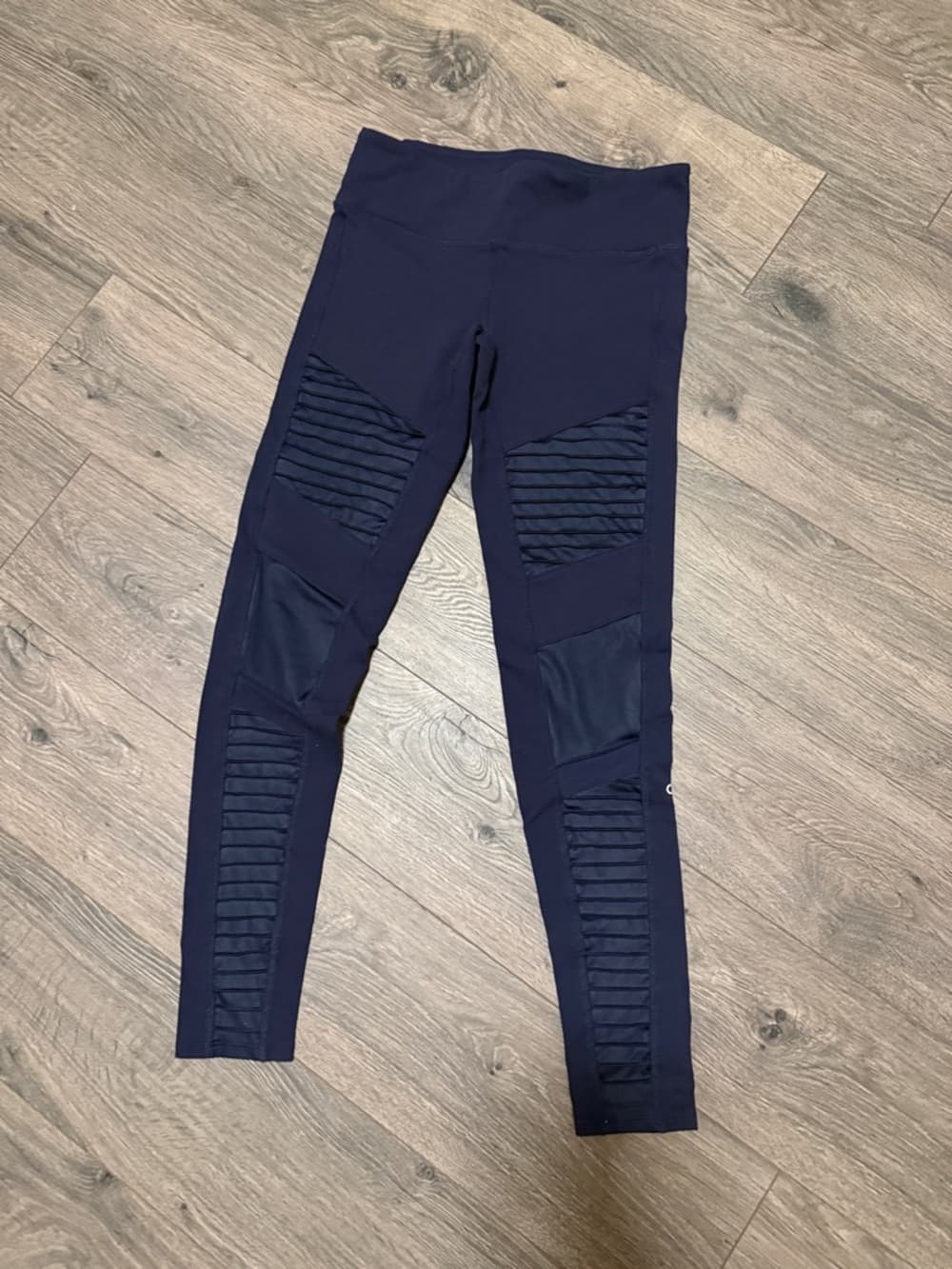 ALO Yoga Navy Blue Accordion Mesh Leggings - Thumbnail 2