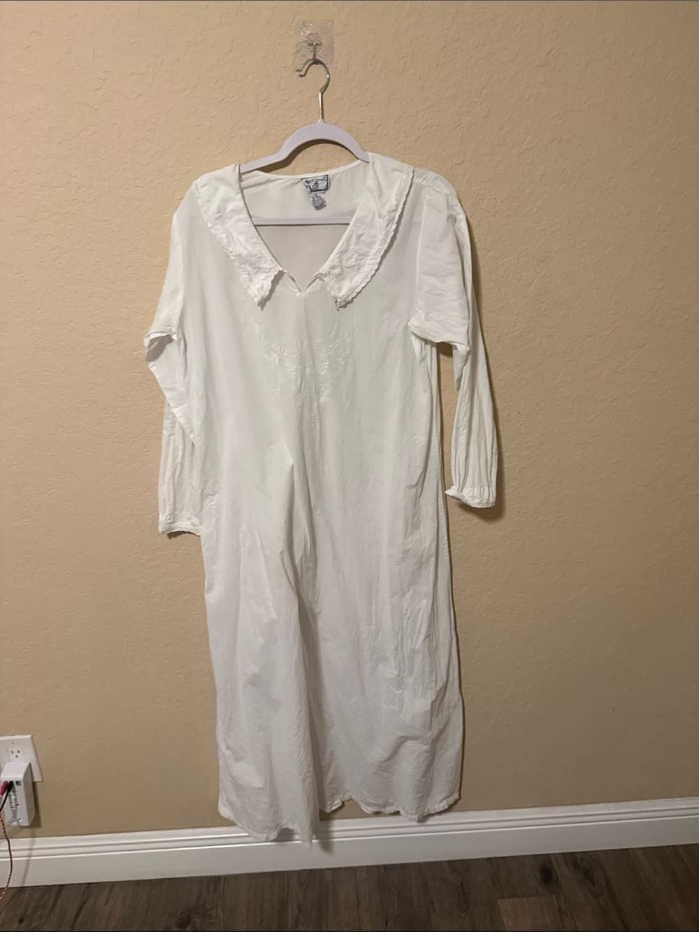 April Cornell White Vintage-Inspired Long Nightgown with Lace Collar size m - Thumbnail 3