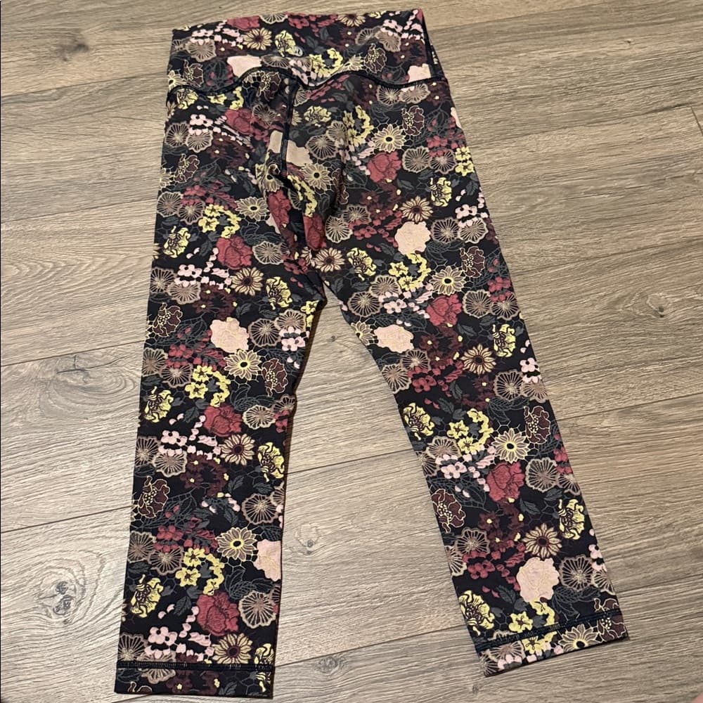 Lululemon Floral Print Women's Leggings - Black Multi - Thumbnail 2