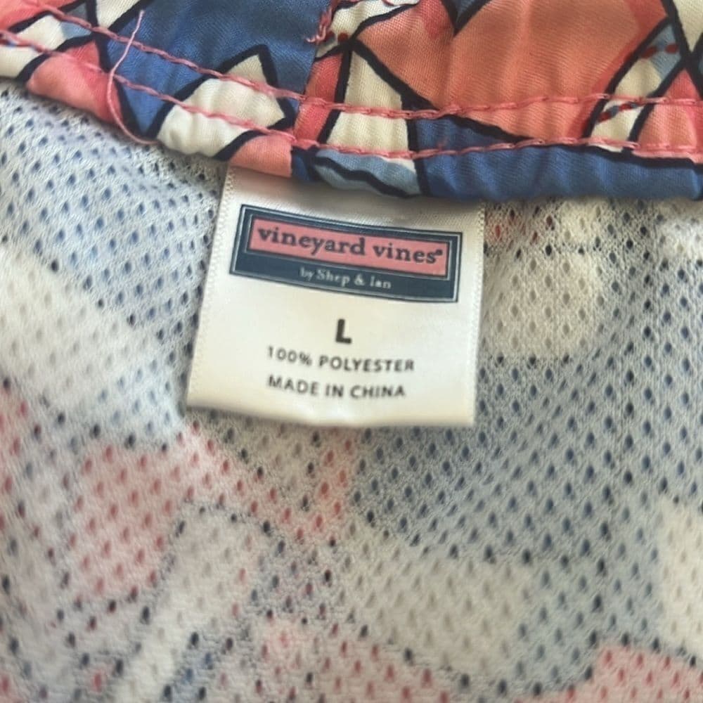 Vineyard Vines mens size large swim trunks swimsuit