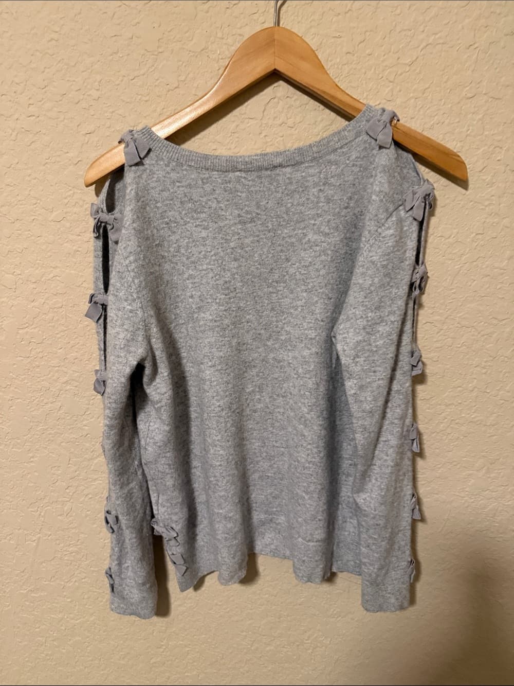Ted Baker Gray Bow-Detail Scoop Neck Sweater size 4/large - Thumbnail 2