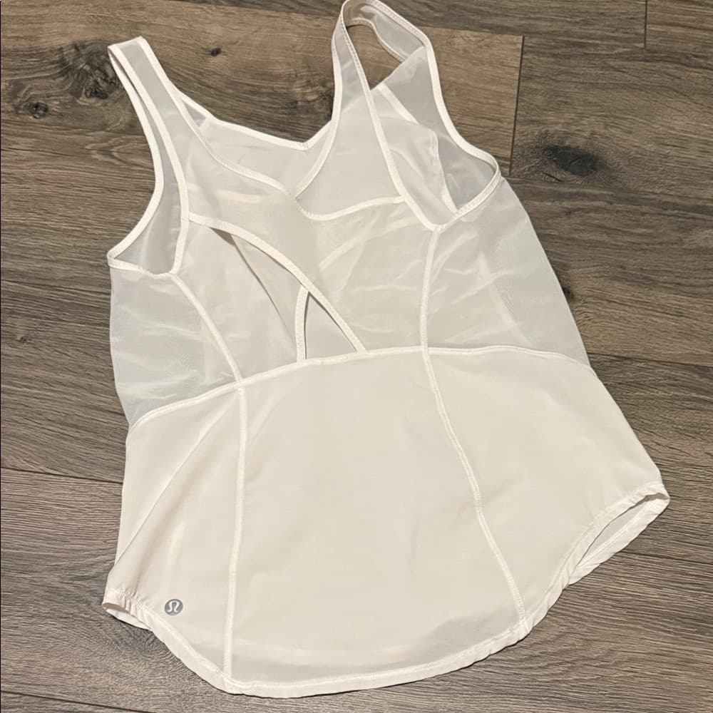 Lululemon White Mesh Cutout Tank size 4 - Thumbnail 3