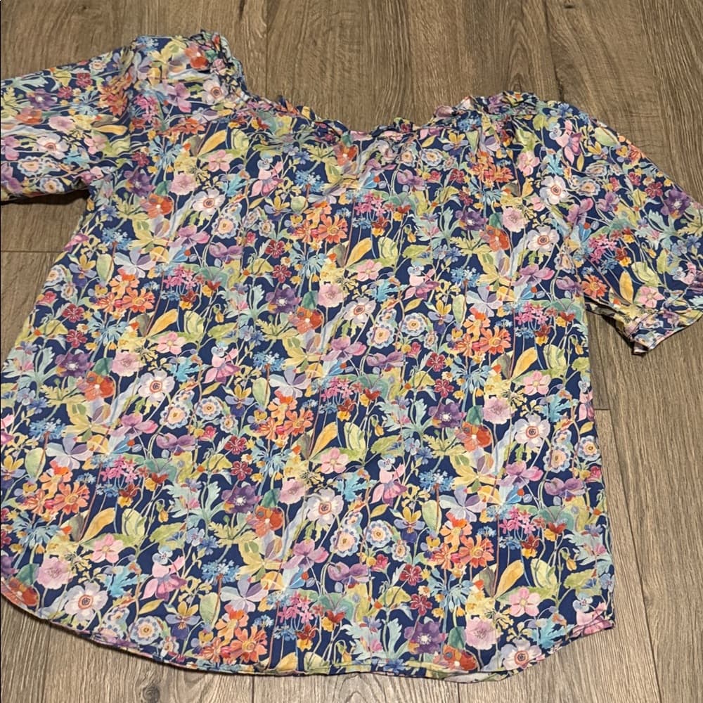 Sara Campbell Navy Floral Ruffle-Neck Puff Sleeve Top - Thumbnail 2