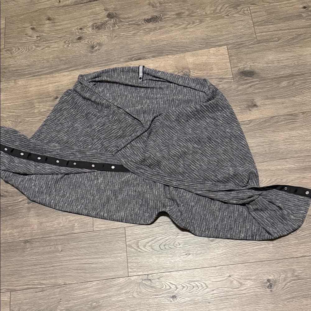 Lululemon Elegant Gray Wrap Scarf - Thumbnail 3