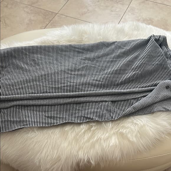 Lululemon Athletica Black Ribbed Maxi Scarf - Thumbnail 4