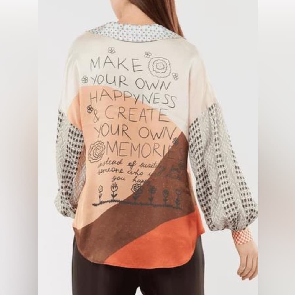 Me369 Boho Compass Print Long-Sleeve Women’s Top Multicolor has very minor flaws