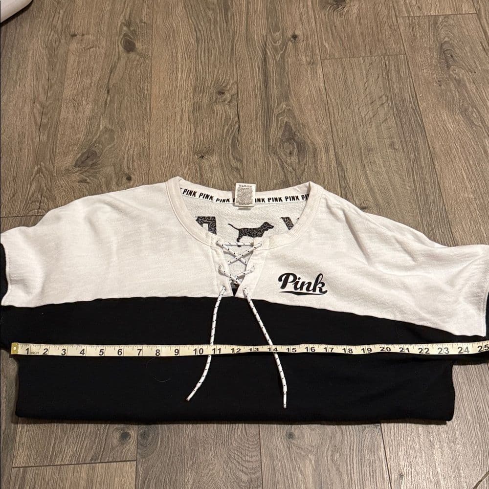 VS PINK Lace-Up Pullover Sweatshirt in Black and White size large 23"+ p2p - Thumbnail 4
