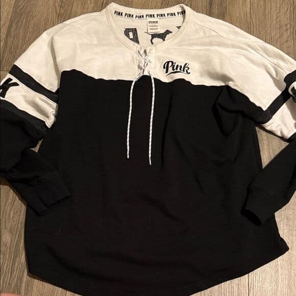 VS PINK Lace-Up Pullover Sweatshirt in Black and White size large 23"+ p2p - Thumbnail 6