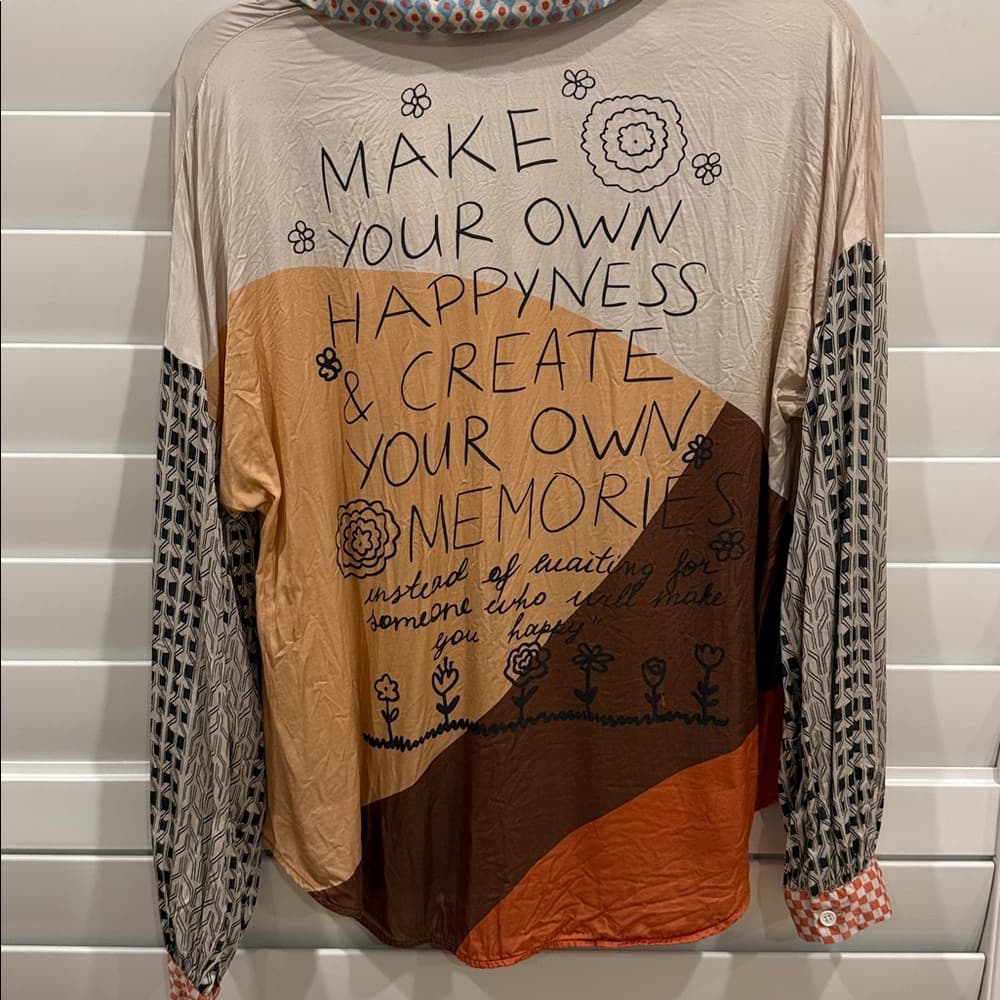 Me369 Boho Compass Print Long-Sleeve Women’s Top Multicolor has very minor flaws - Thumbnail 6
