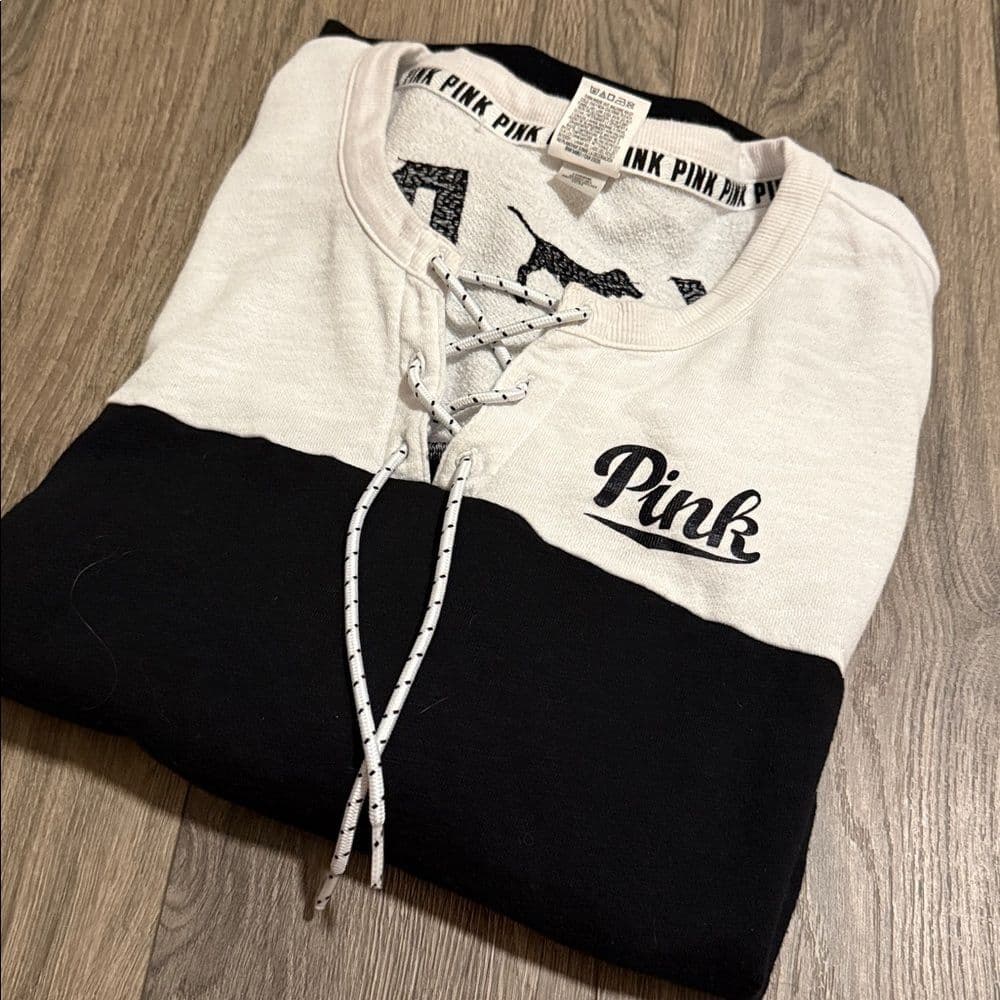 VS PINK Lace-Up Pullover Sweatshirt in Black and White size large 23"+ p2p - Thumbnail 3