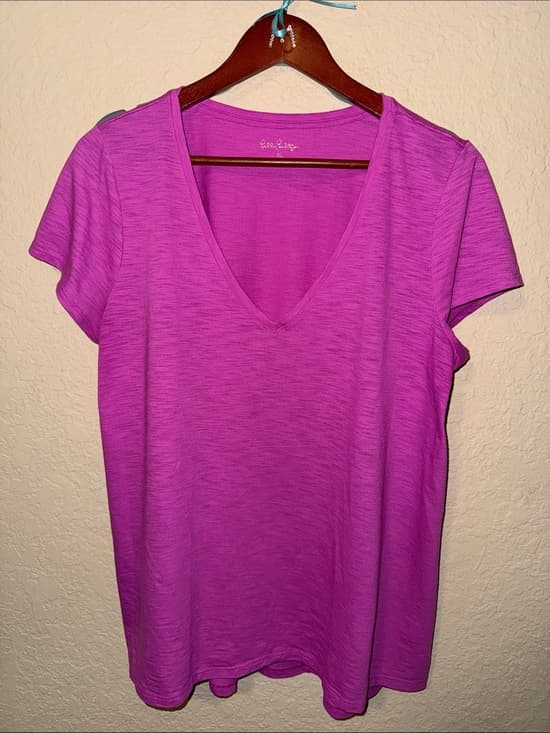 Lilly Pulitzer Short Sleeve V-Neck Top in Magenta - Thumbnail 4