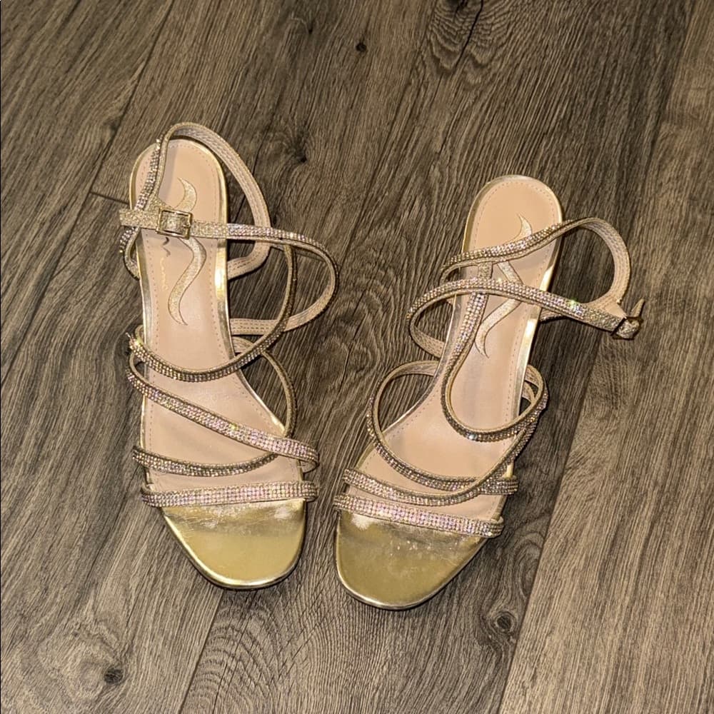 Nina silver Strappy Heels size 8.5 - Thumbnail 4