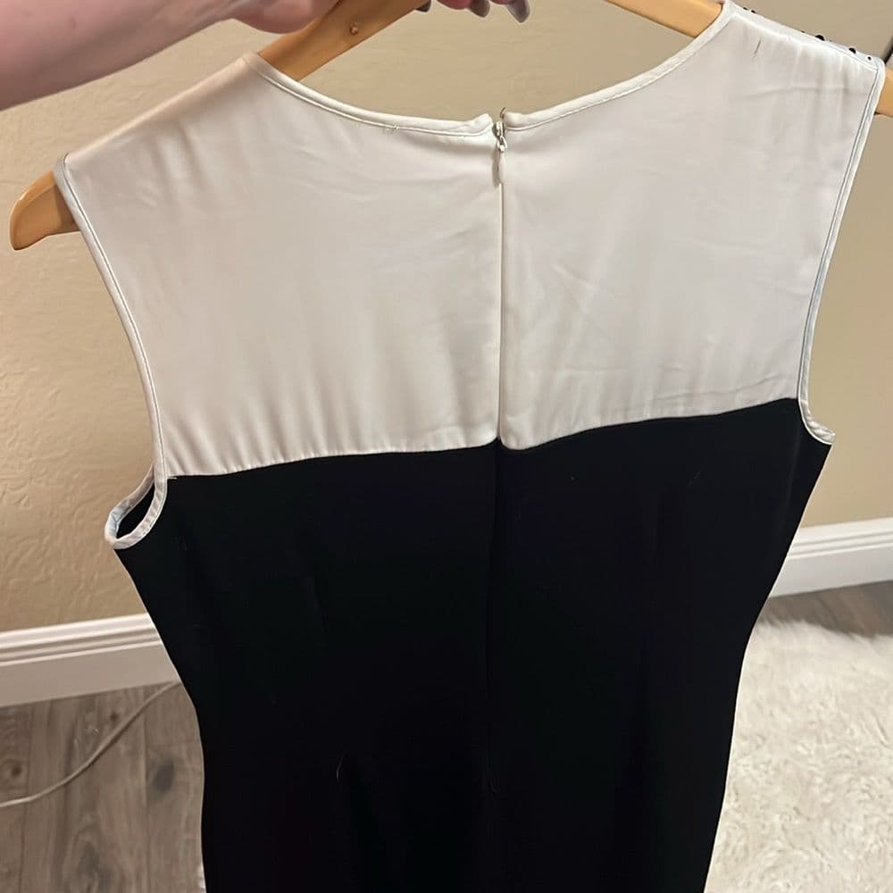 Elegant Black and White Sleeveless Dress - Thumbnail 5