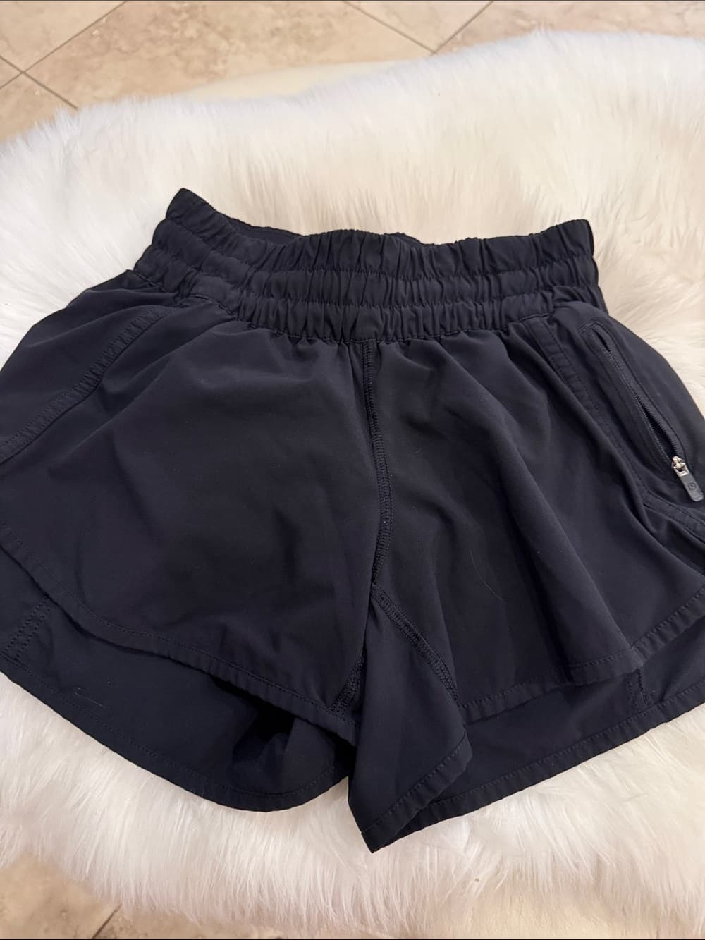 lululemon athletica Black Women's Athletic Shorts with Elastic Waist - Thumbnail 4